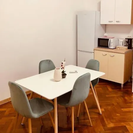Apartment Joy Paris 4 2 *